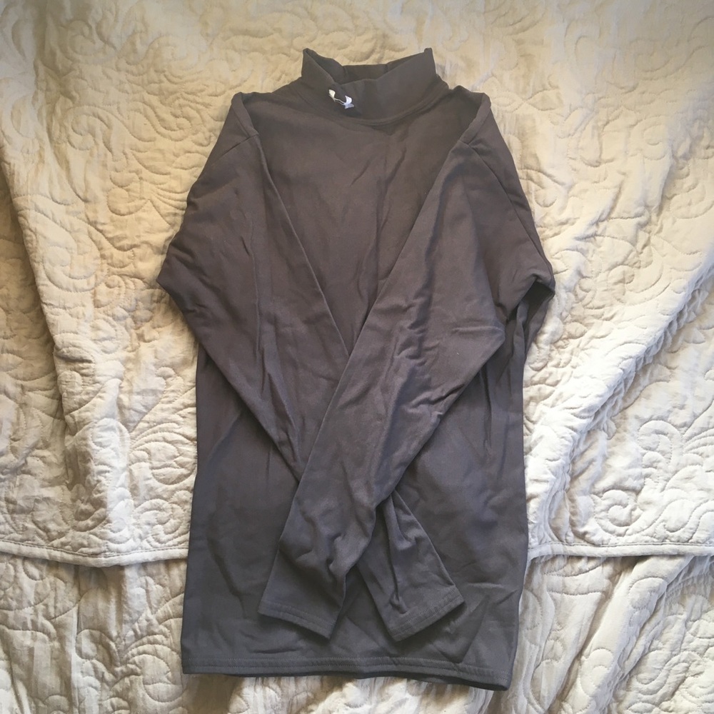 UNDER ARMOUR fleece top